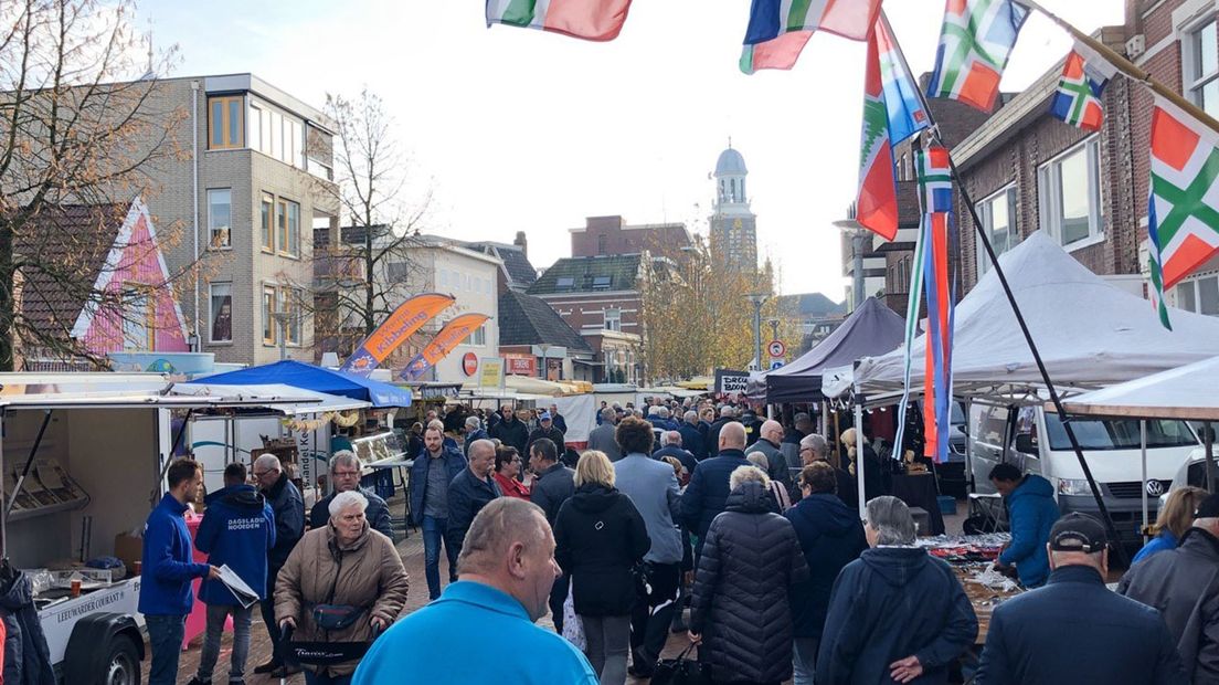 Drukte in de straten van Winschoten tijdens Adrillen vorig jaar.
