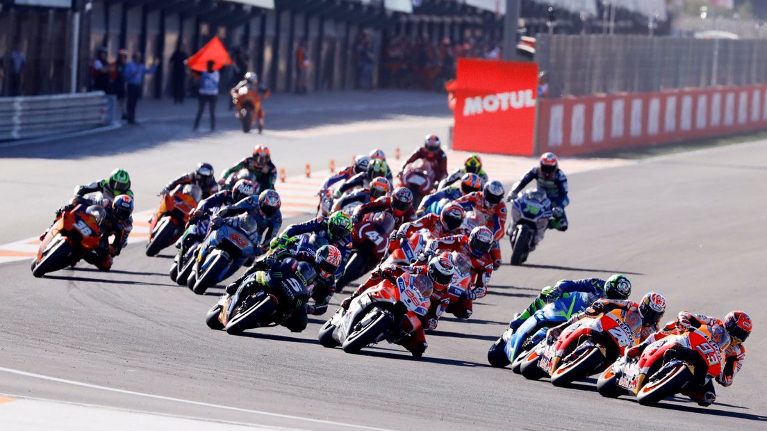 De MotoGP-klasse telt volgend seizoen 22 coureurs in plaats van de huidige 24 (Rechten: Kai Foersterling/EPA)