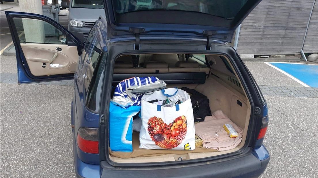 De tassen met de gestolen spullen spullen werden gevonden in de kofferbak