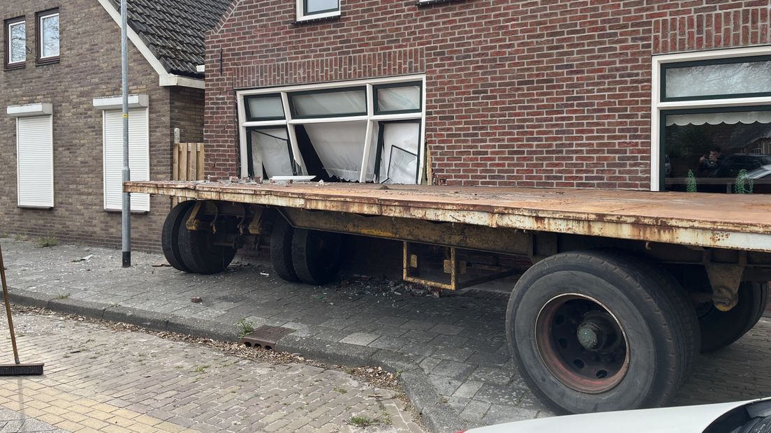 De aanhanger kwam onaangekondigd het huis binnengereden