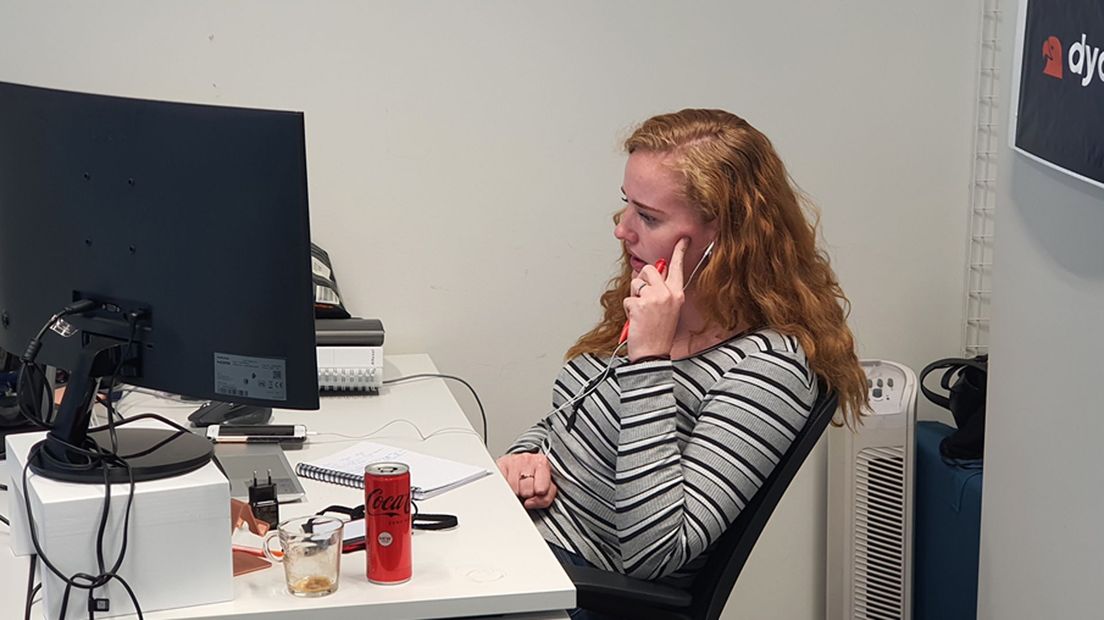 Annick aan het werk op haar kantoor in Leidsche Rijn.
