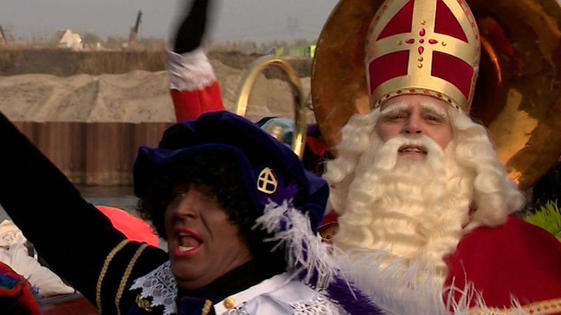 Sint zal het dit jaar in Harderwijk zonder zijn traditionele assistenten moeten doen.