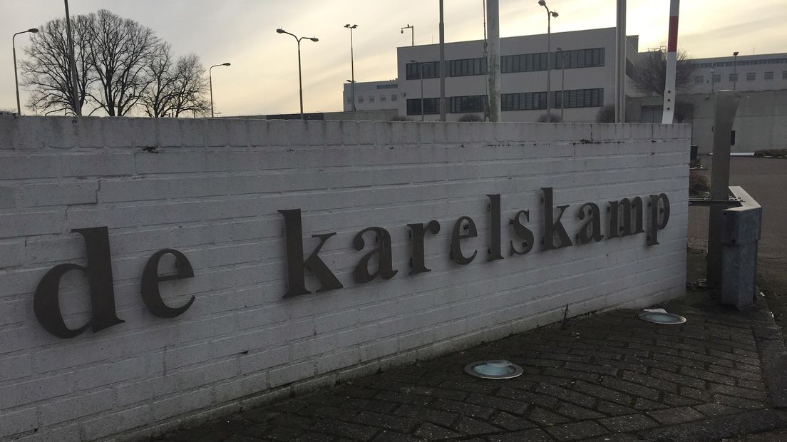 Ingang gevangenis en Huis van Bewaring Karelskamp in Almelo