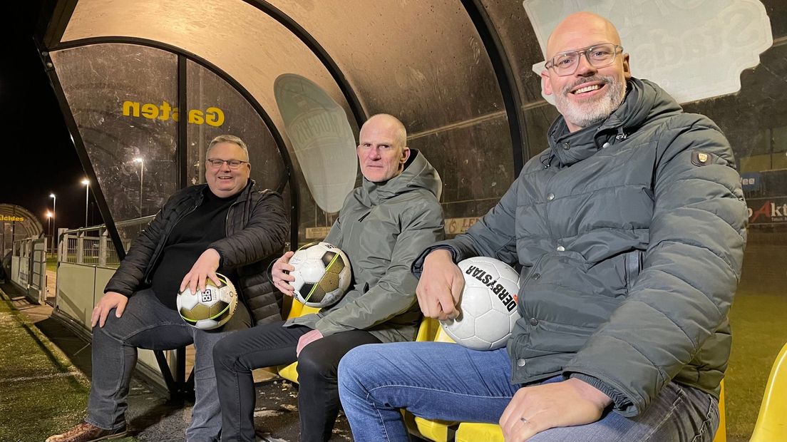 vlnr: Arjan Jonkers (MSC), Hans ter Voorde (FC Meppel) en Stephan Lammerink (Alcides)