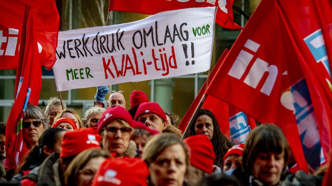 Het is voor het eerst sinds 1901 dat jeugdzorgmedewerkers het werk neerleggen
