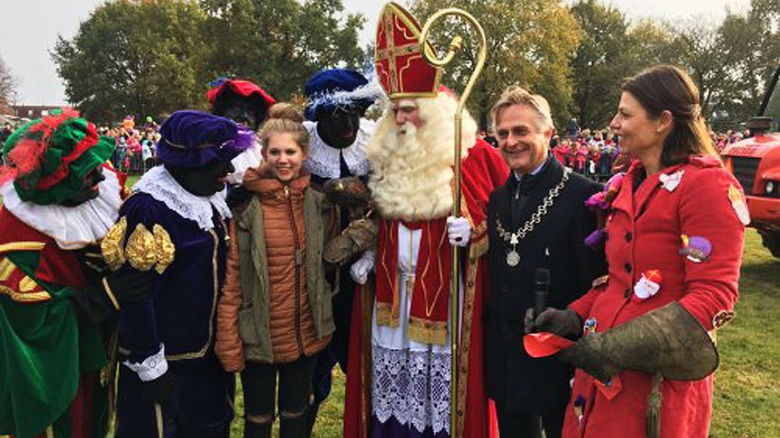 Burgemeester Metz verwelkomde Sinterklaas in Soest.