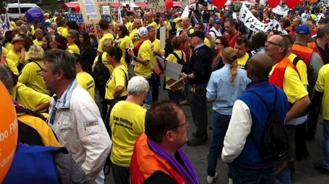 De karelskamp en Veldzicht demonstreren in Den Haag tegen sluiting