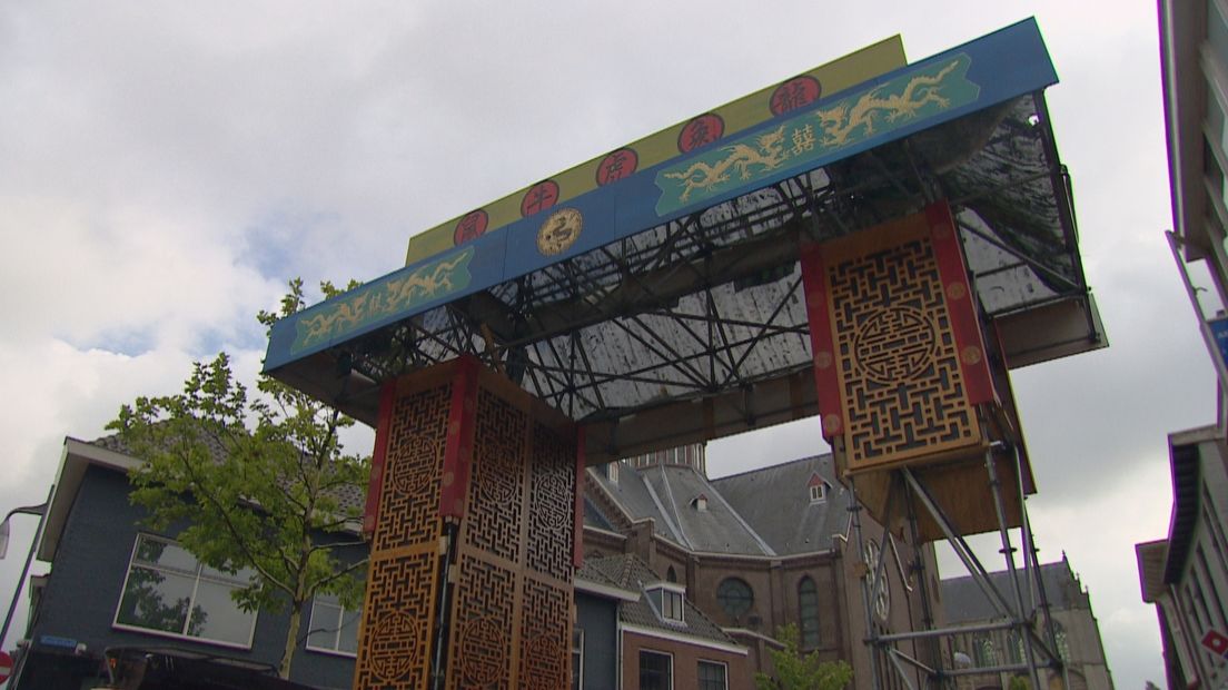 Aziatische poort gaat weg, ondernemers zijn blij