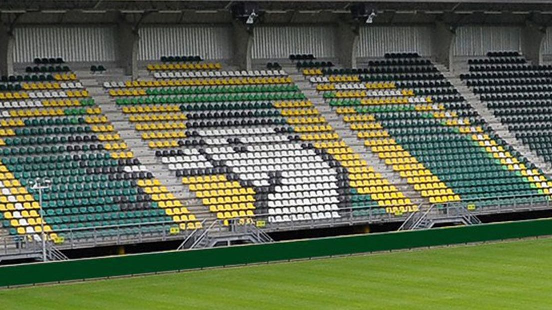 Gemeente Den Haag maakt belofte waar, de ooievaar terug in ADO-stadion