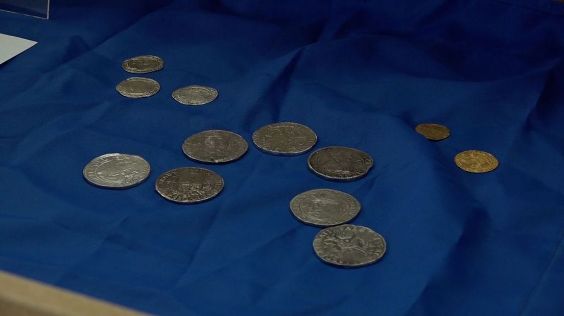 De eeuwenoude muntschat die werd gevonden in Bronkhorst