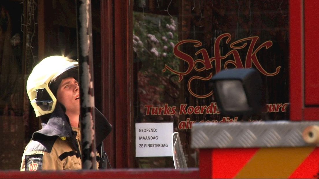 Smeulende asbak boven restaurant Safak oorzaak paniek