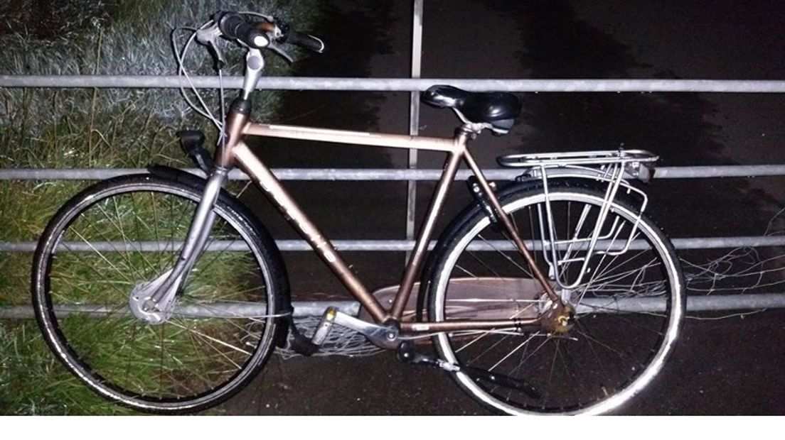Een van de fietsen die inbrekers hebben laten staan bij de milieustraat in Zierikzee.