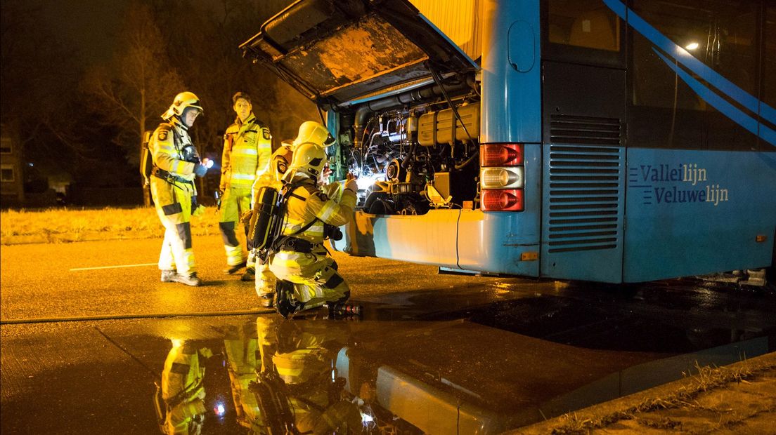 Brand in motorruimte van lijnbus in Zwolle
