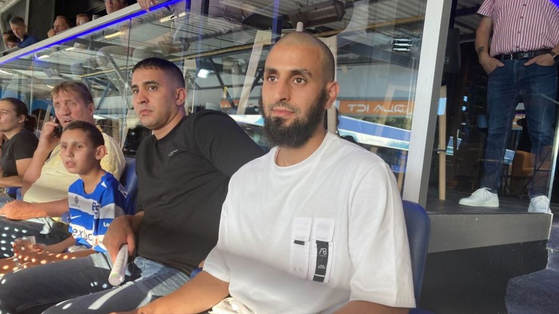 Youssef El Jebli aandachtig toeschouwer bij zijn oude club De Graafschap .