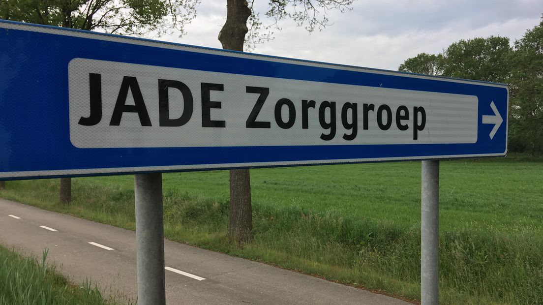 Zorggroep Jade verdwijnt bij  Geeuwenbrug van de borden (Rechten: Frits Emmelkamp / RTV Drenthe)