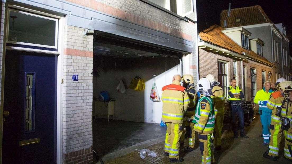 Brand in garagebox onder woning Kampen