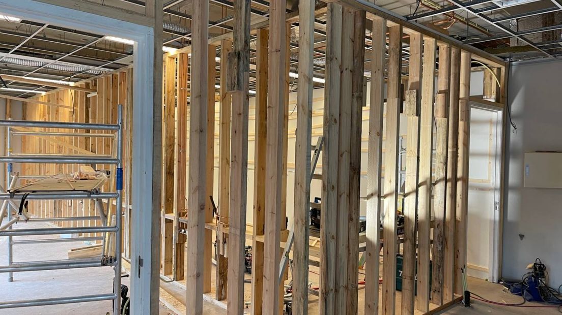 Het scheikundelokaal wordt verbouwd tot toilet- en doucheruimte