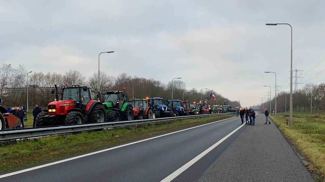 LIVEBLOG | Honderden boeren in actie: grensovergang bij De Lutte en Enschede geblokkeerd