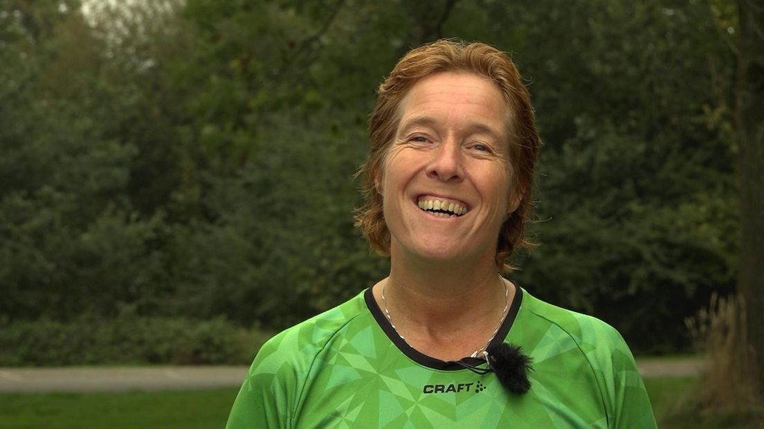 De 52-jarige Ria is verslaafd aan hardlopen. Tijdens de 4 Mijl staat ze weer aan de start.