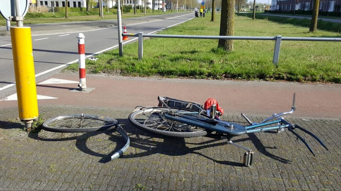 Fietser en motor in botsing in Hengelo; fietser zwaar gewond naar ziekenhuis