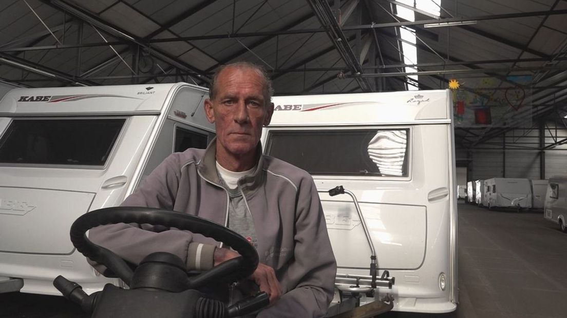 Bob Scholten moet zijn stalling in Bemmel noodgedwongen sluiten.