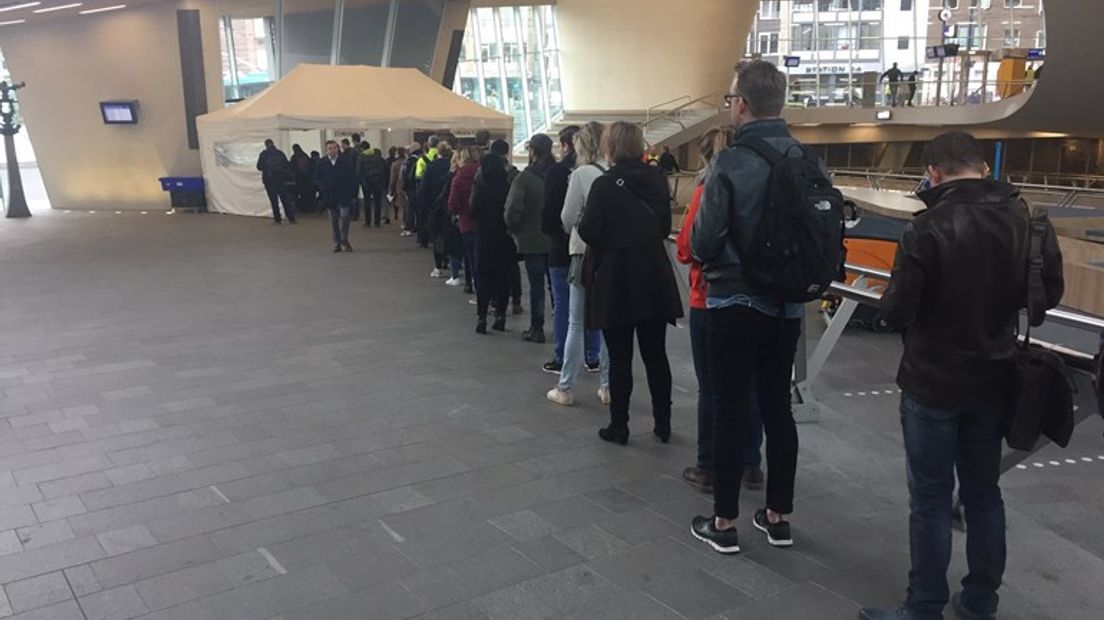 Welke partij wordt de grootste in Gelderland? Hoe zit het met de opkomst? Volg al het nieuws over de Kamerverkiezingen in het Omroep Gelderland-liveblog.