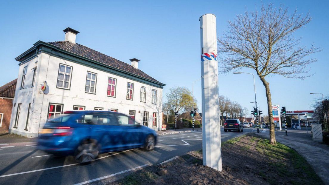 Adorp heeft sinds deze week niet één, maar twee flitspalen.