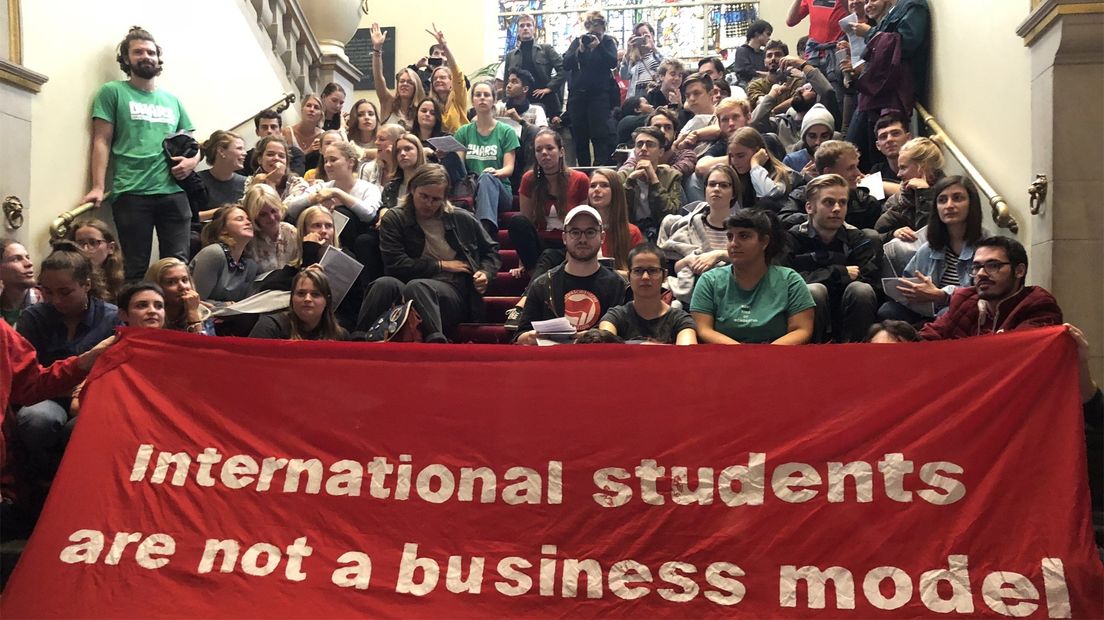 Protest tegen het kamertekort voor internationale studenten