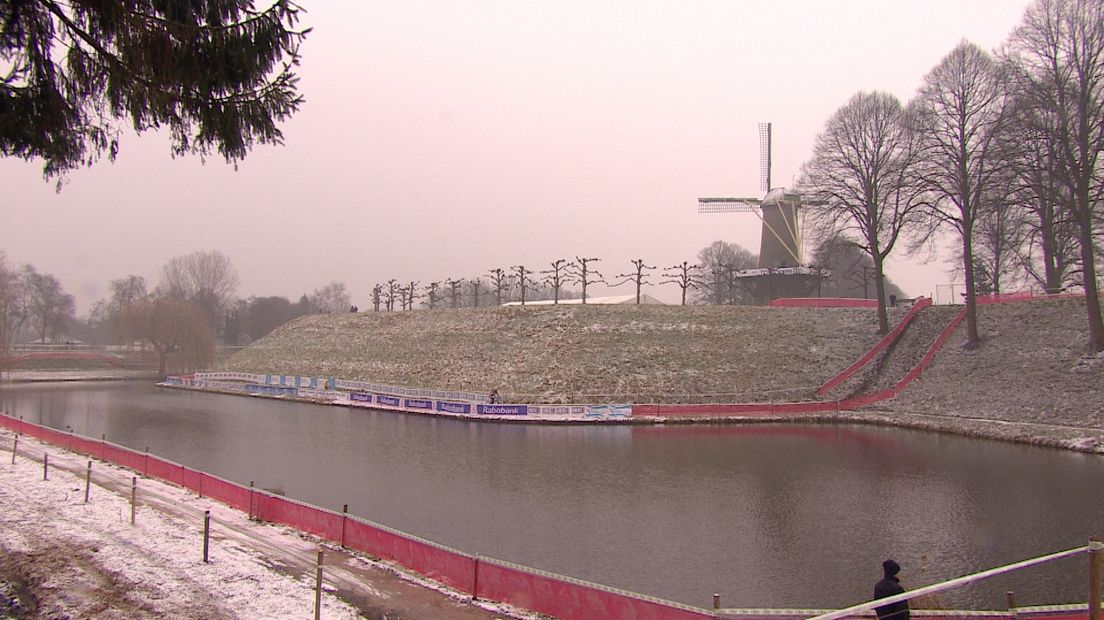 Hooggespannen verwachtingen eerste Brico Cross Hulst (video)