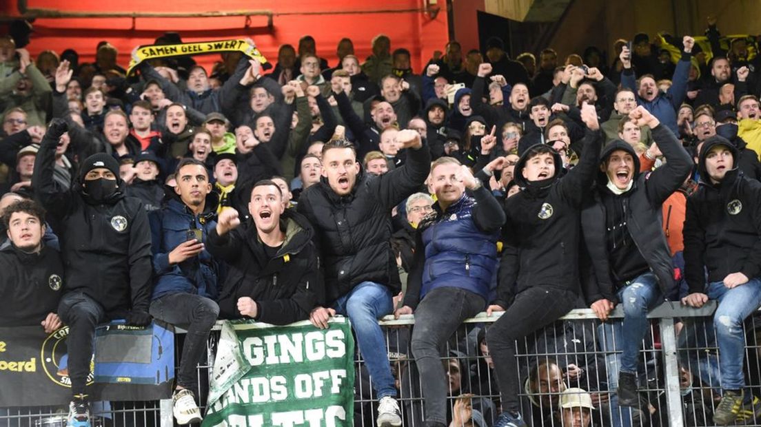 Fans van Vitesse in Rennes.