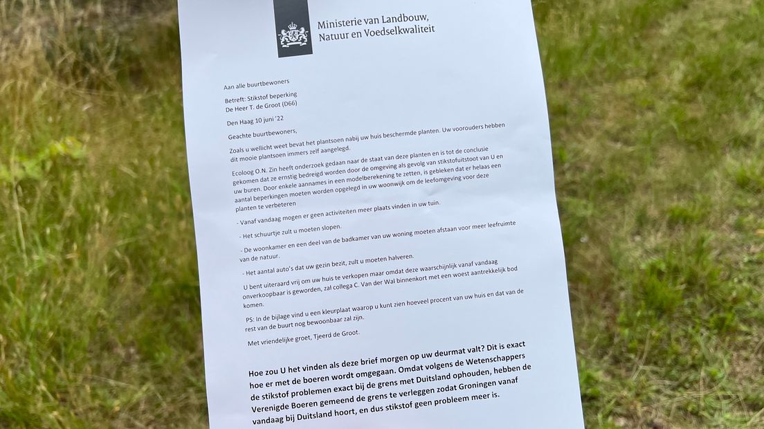 Tik om te vergroten: de flyer die boeren uitdelen op de A7-afritten