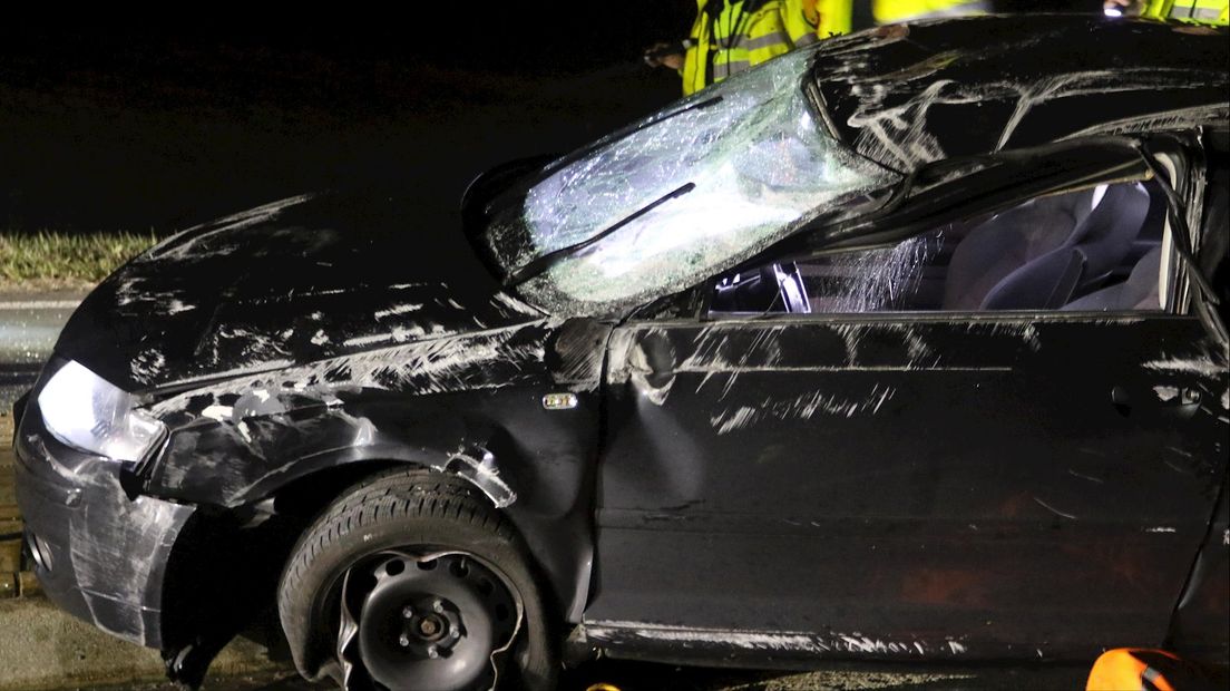 Auto over de kop bij Rijssen