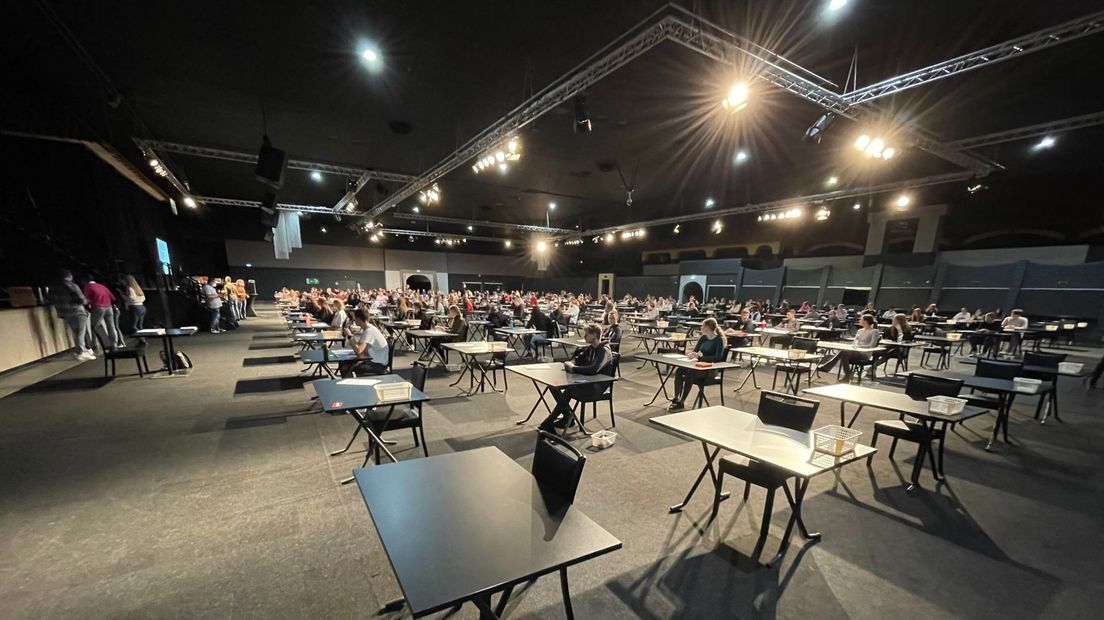 De examenleerlingen vlak voor hun eerste examen