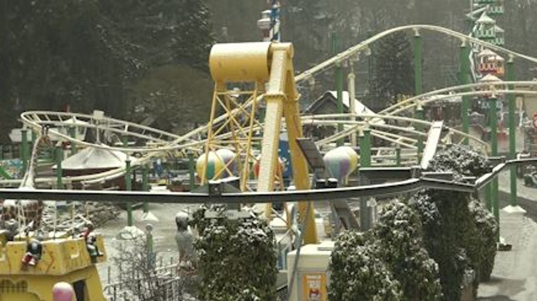 Er komen voorlopig geen nieuwe attracties bij in pretpark Julianatoren. Dat is het gevolg van een uitspraak van de Raad van State. Die haalde woensdag een dikke streep door het bestemmingsplan voor het Apeldoornse park. Een grote teleurstelling voor het pretpark en de gemeente Apeldoorn.