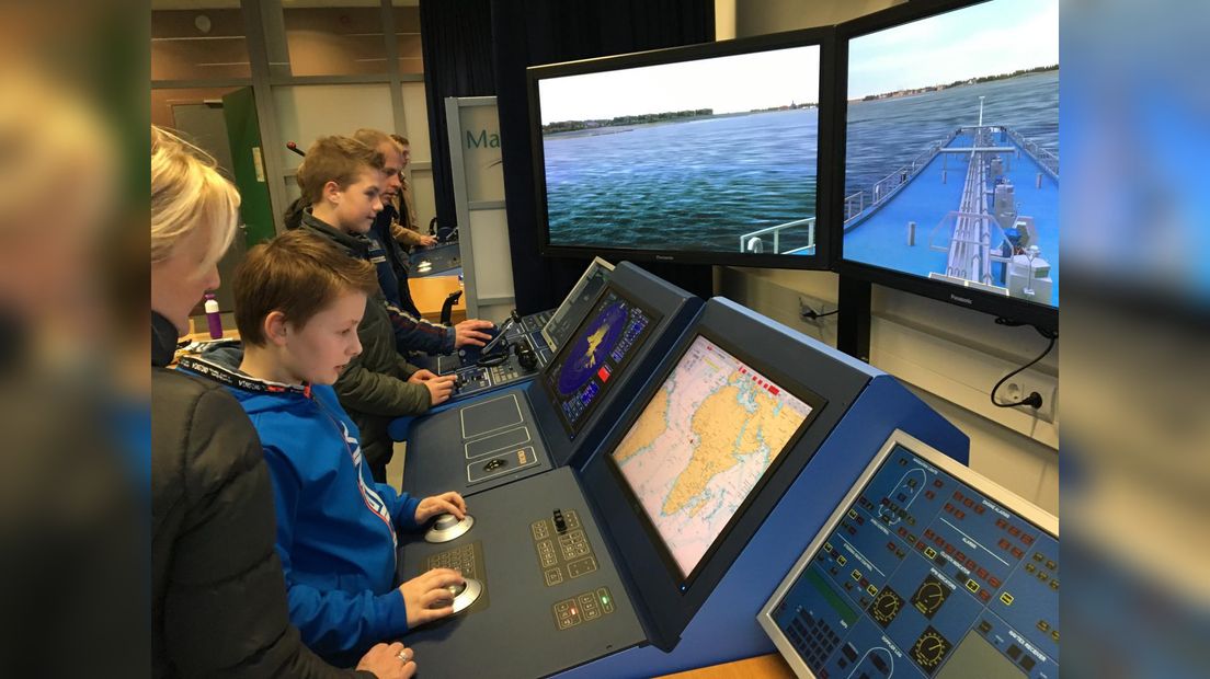 Simulator op de Maritime Akademy yn Harns