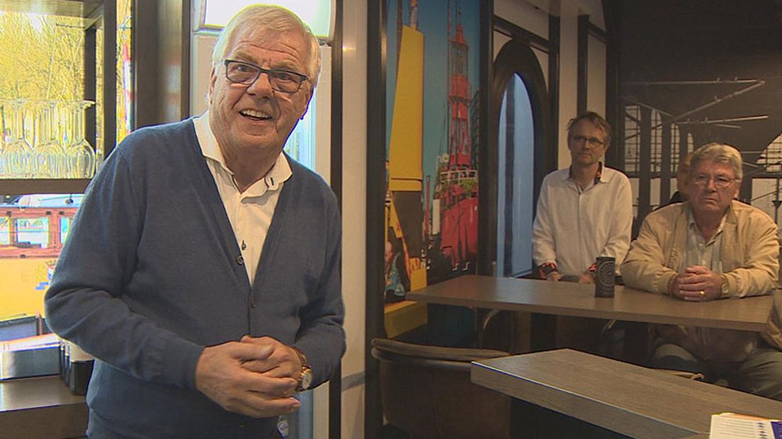 Publiek neemt kijkje in draaiend restaurant van Hennie van der Most Rijnmond Publiek neemt kijkje in draaiend restaurant van Hennie van der Most Rijnmond