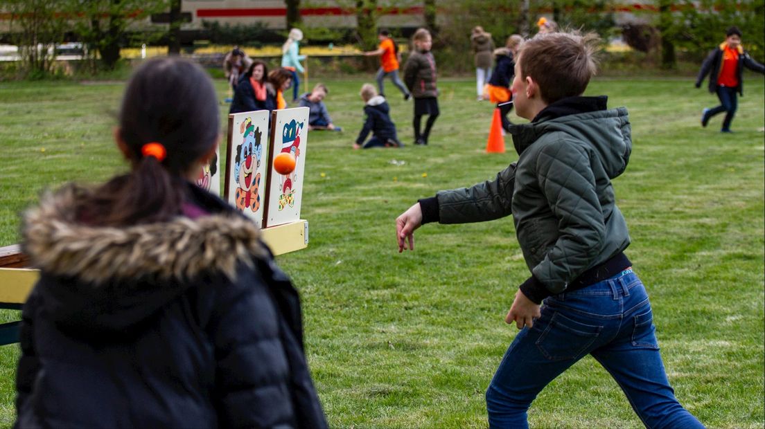 Koningsspelen in Hengelose wijk Woolderes