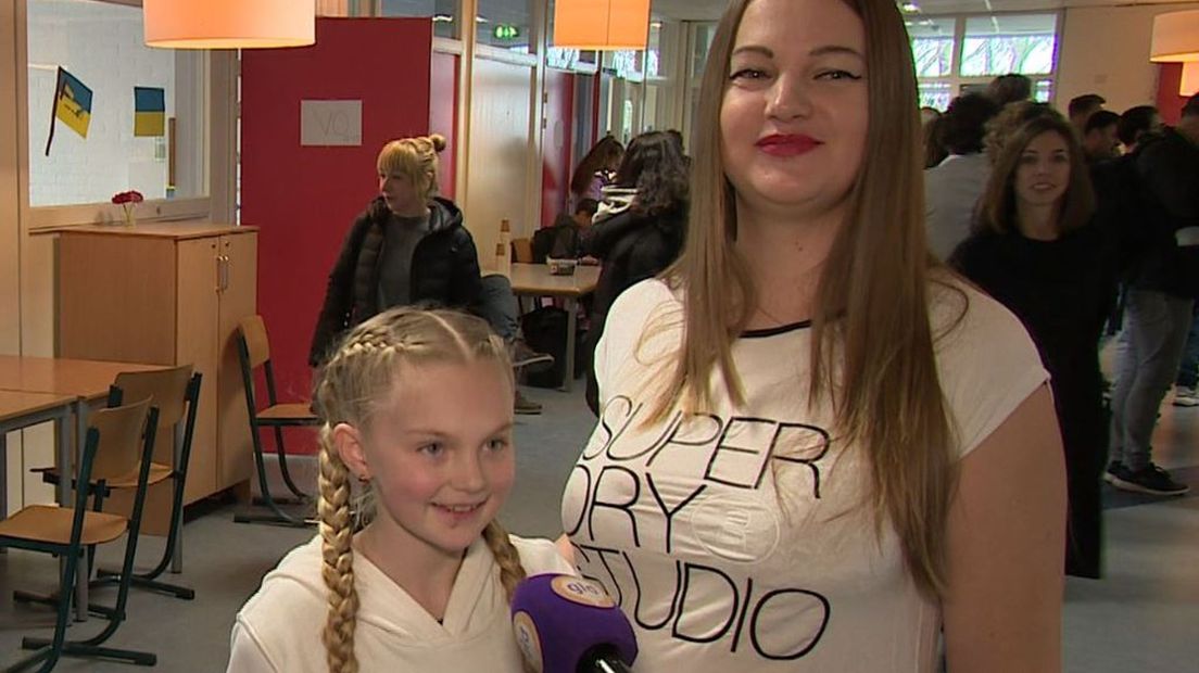 De negenjarige Olga met haar moeder Lydiia.