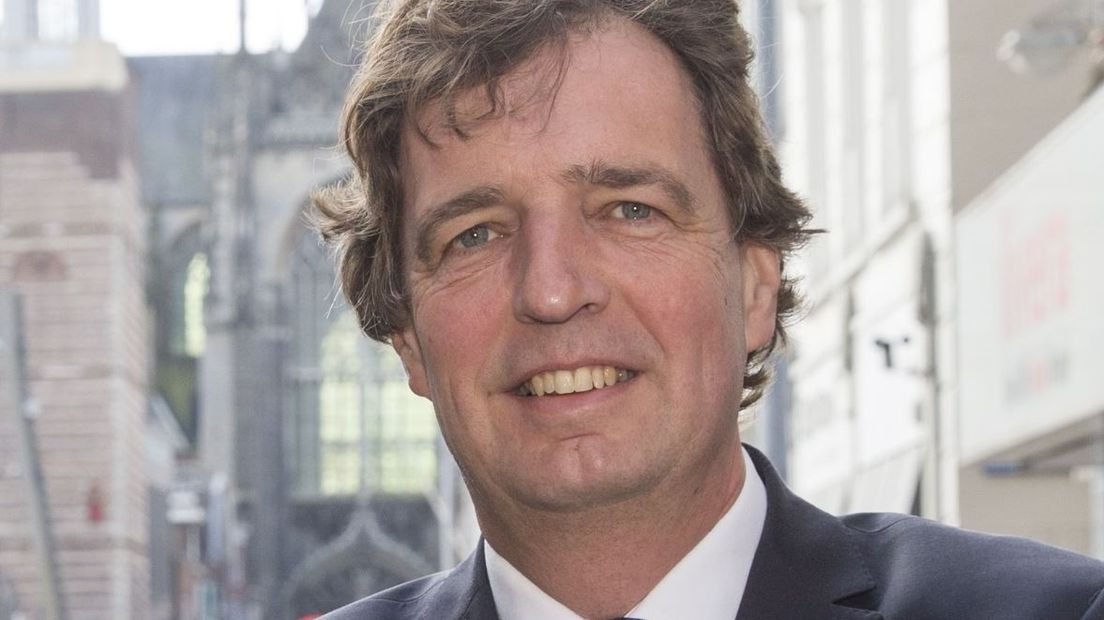 Gemeenten hebben te weinig mogelijkheden om toezicht te houden op teruggekeerde jihadisten. Dat schrijft burgemeester René Verhulst van Ede in een opiniestuk in het Nederlands Dagblad.