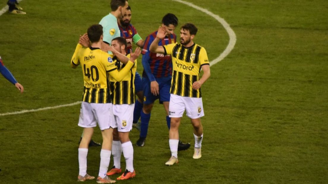De 1-0 van Daan Huisman wordt gevierd