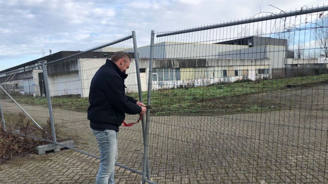 Het verloederde bedrijventerrein in Helhoek.