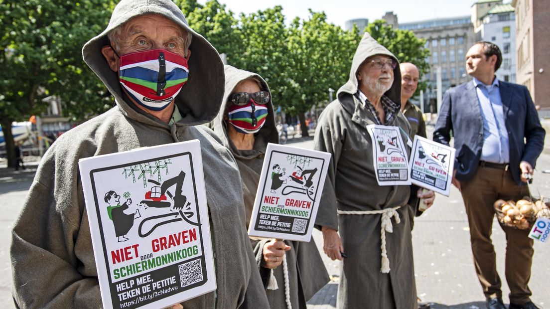 Eilandbewoners demonstreerden vorig jaar in Den Haag tegen de kabel onder Schiermonnikoog