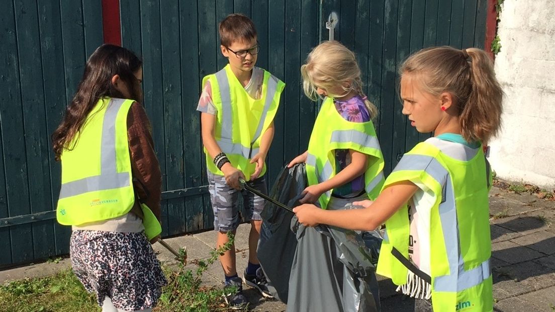 'Overal plastic, het is echt niet normaal!' (video)