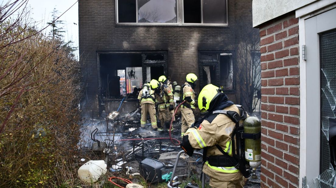 Brand in Middelburgse tuin slaat over naar het huis