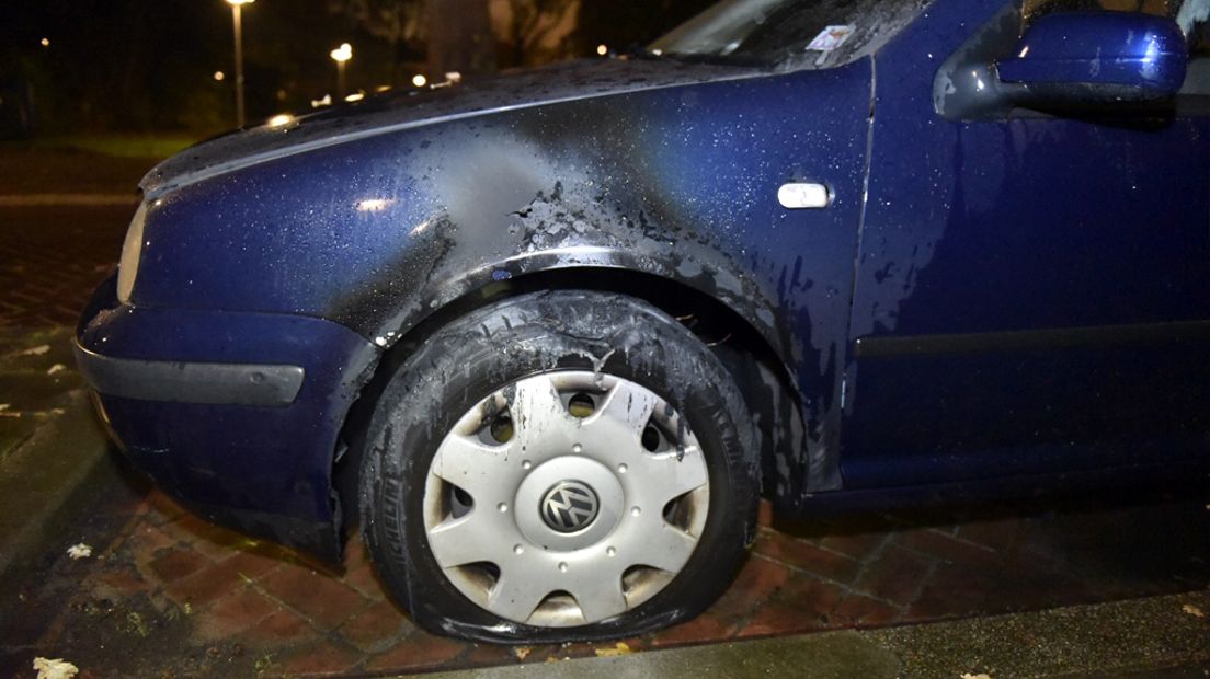 De autobrand donderdagavond in Hoograven.