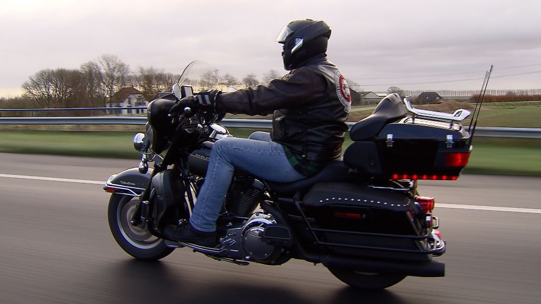 Deze bikers komen kinderen helpen