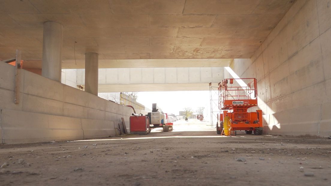 Kijk mee in de nieuwe spoortunnel in Colmschate - RTV Oost