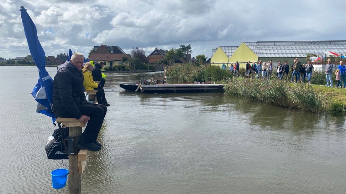 Paalzitten is na vijftig jaar terug in Roelofarendsveen: 'Met de storm dacht ik, wat doe ik hier?' -
