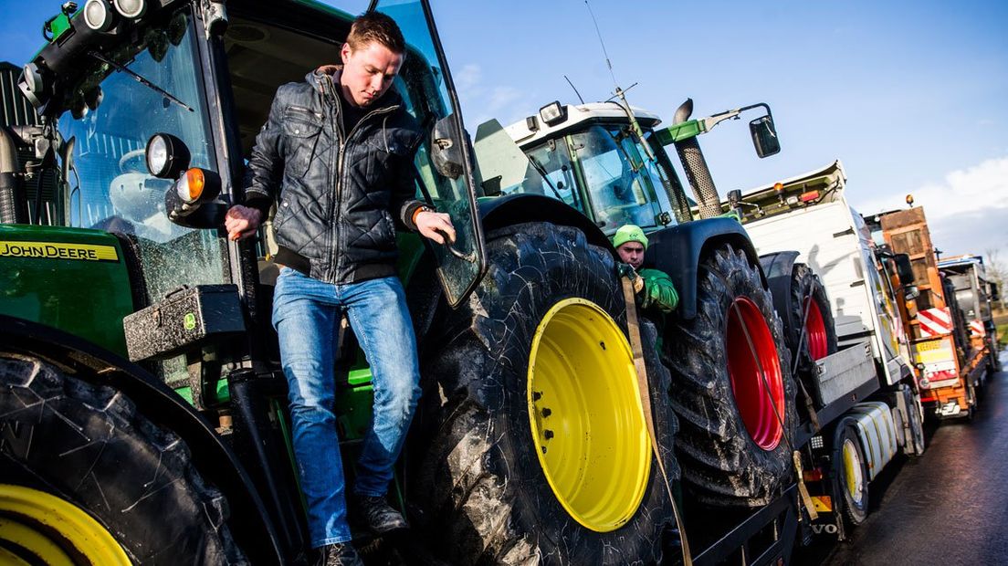 Groningse boeren op weg naar demonstratie in Den Haag