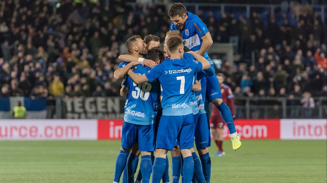 PEC Zwolle verslaat Vitesse na knotsgek duel